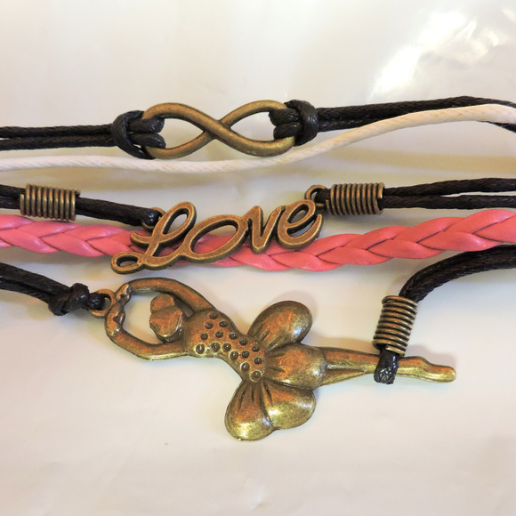 Multi Strand Mulit Charm, bracelet, Pink Black White ... new without tags - Picture 3 of 9